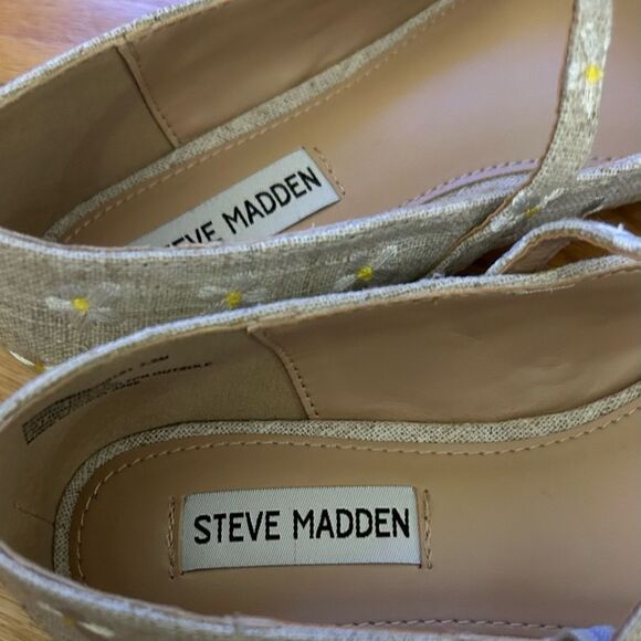 Steve Madden Tan White Flower Mary Jane Ballet Flats Shoes Size 7.5 - Picture 8 of 8